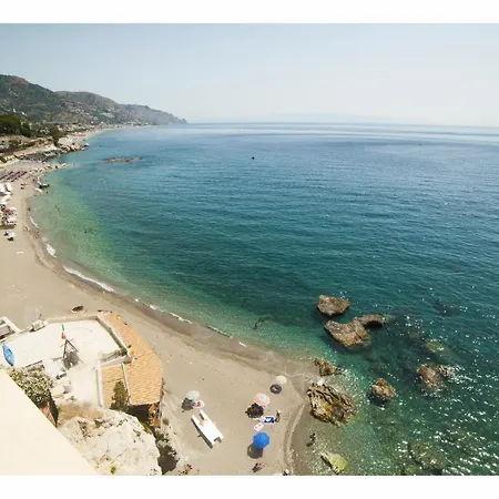 Daire Private Beach Apartment In Taormina Taormina